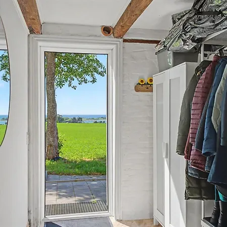 Mynthe - 750m From The Sea By Interhome